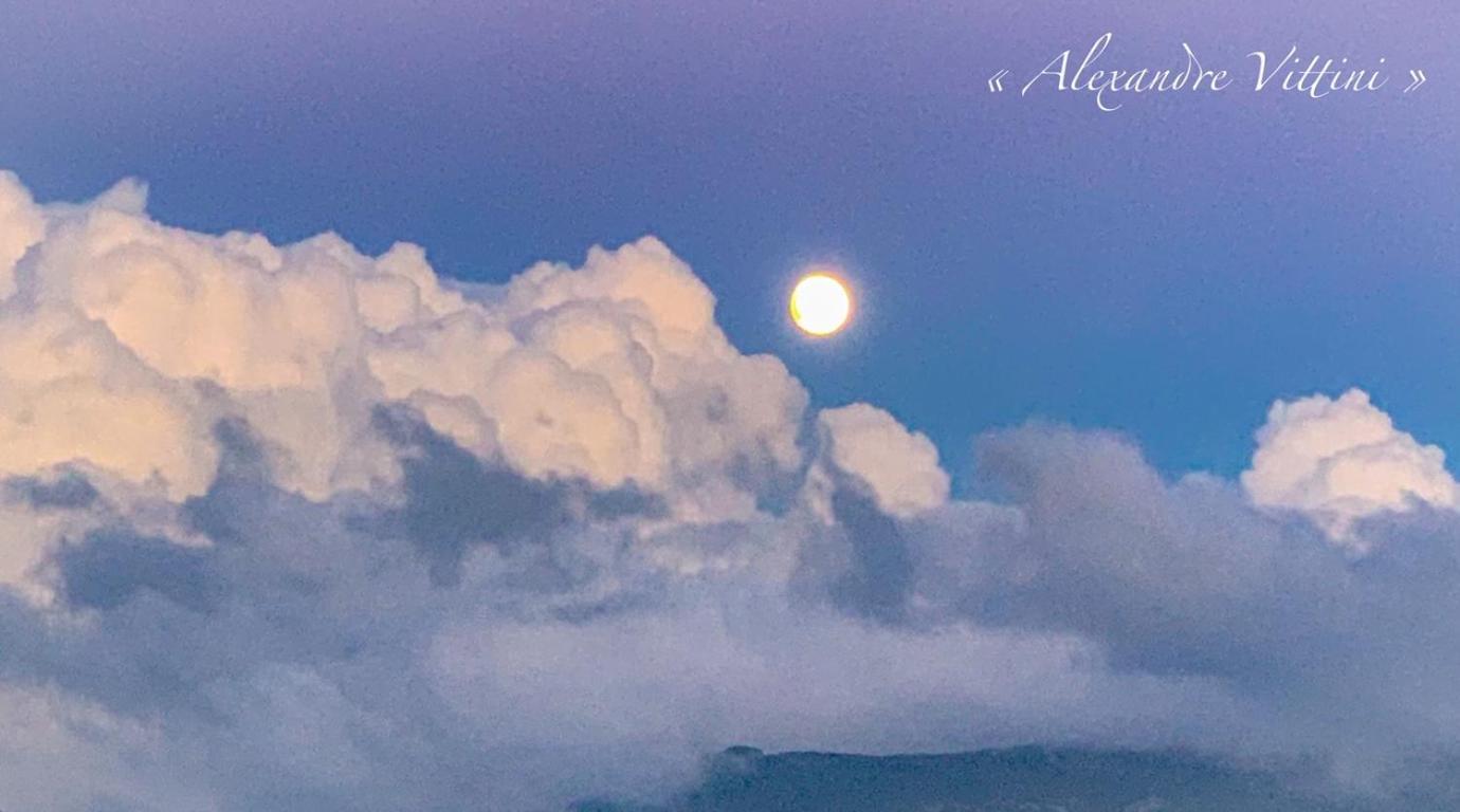 Nuits Magiques Au Village Entre Mer Et Montagnes Bigorno Екстериор снимка